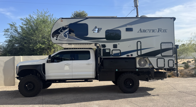 Ford F 550 White Arctic Fox