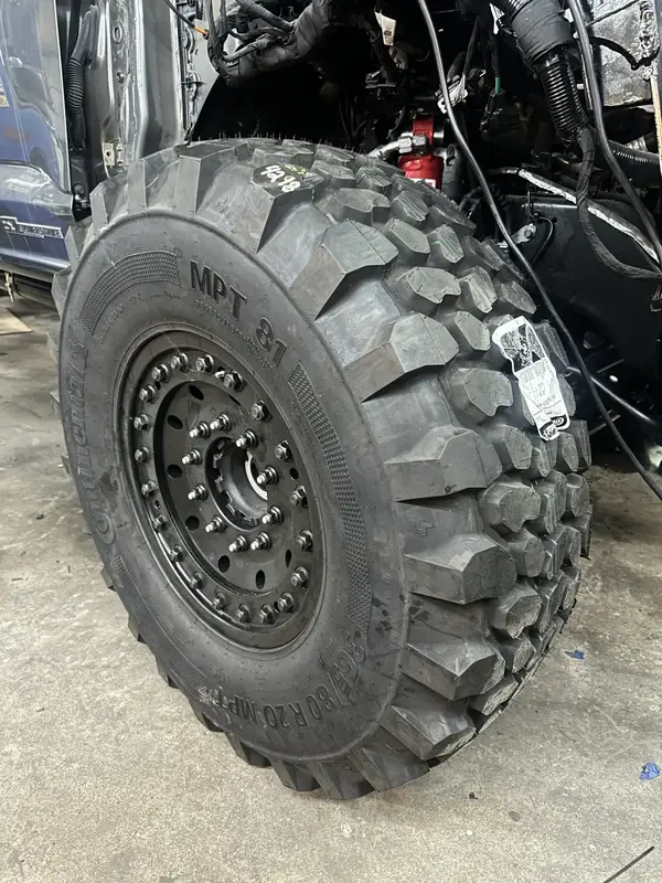 Continental 365/80R20 super single tire